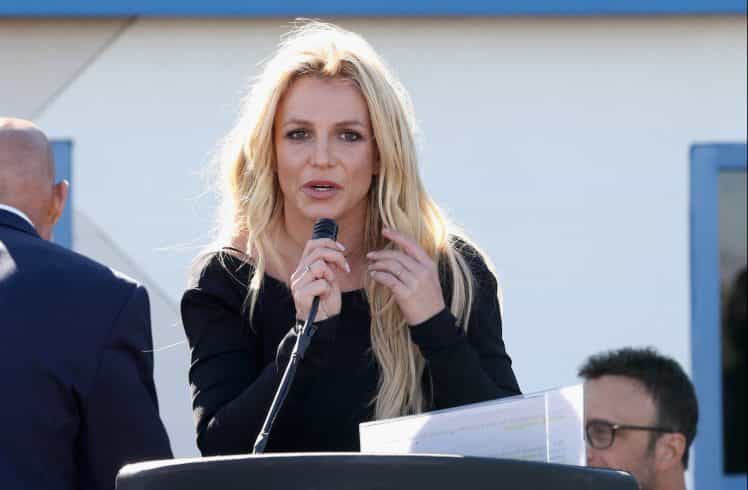 Britney Spears opens a children’s cancer facility and donates one million dollars