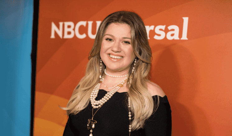 The one thing Kelly Clarkson says is ‘necessary’ when raising kids