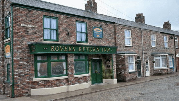 Huge shock for Coronation Street viewers as character to ‘return from the dead’