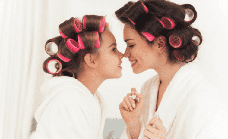 Girl wants to get the same haircut as her mum, but she thinks they’ll ‘look like idiots’ Girl wants to get the same haircut as her mum, but she thinks they’ll ‘look like idiots’