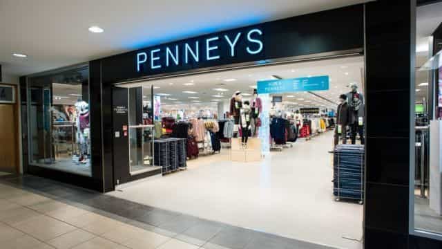 This €14 wrap dress just landed in Penneys and all we’re thinking is HELLO spring