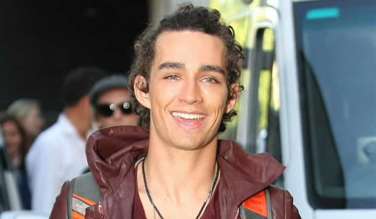 Irish actor Robert Sheehan opens up about wanting to start a family Irish actor Robert Sheehan opens up about wanting to start a family