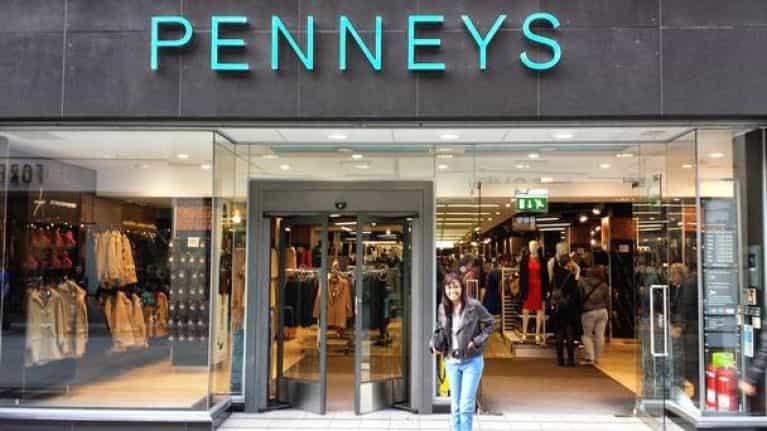 These €16 trousers and top from Penneys will bring you right into the summer months