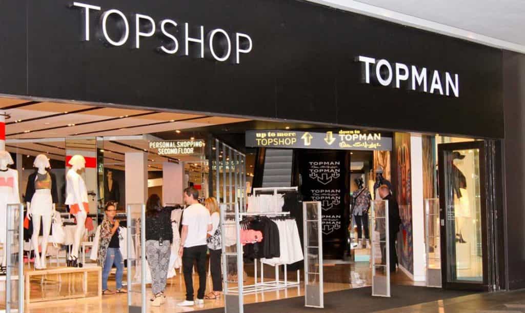We have totally fallen in love with these flattering €55 Topshop jeans