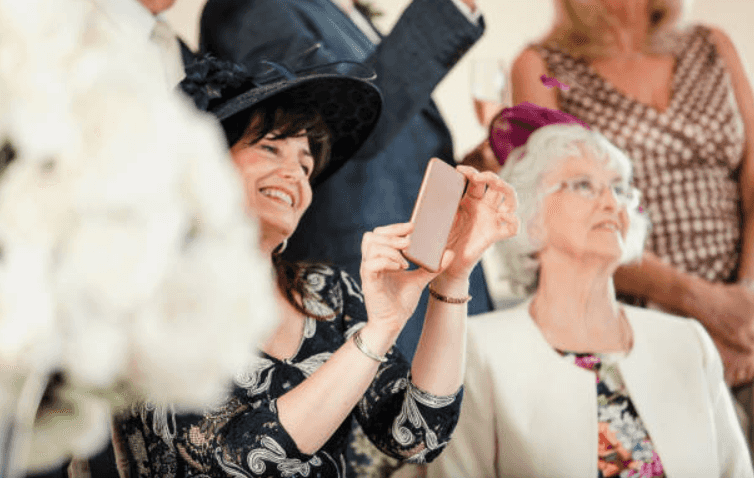 This is how much money you’ll spend on being a wedding guest this year