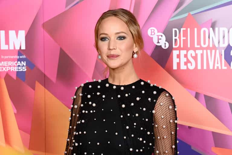 Jennifer Lawrence says she was pressured to lose weight for The Hunger Games Jennifer Lawrence says she was pressured to lose weight for The Hunger Games