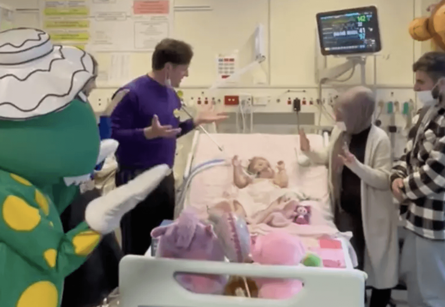 The Wiggles visit terminally ill girl the day before she passes