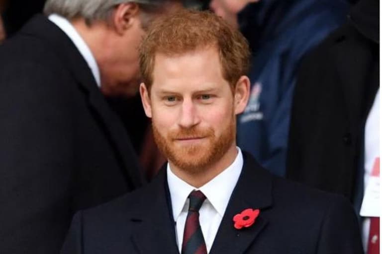 Prince Harry was just spotted on a regular flight to London and there are photos Prince Harry was just spotted on a regular flight to London and there are photos