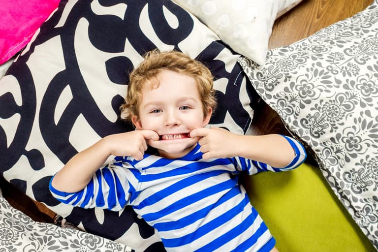 Why do kids chew on their shirt collars? Here’s how to put a stop to it