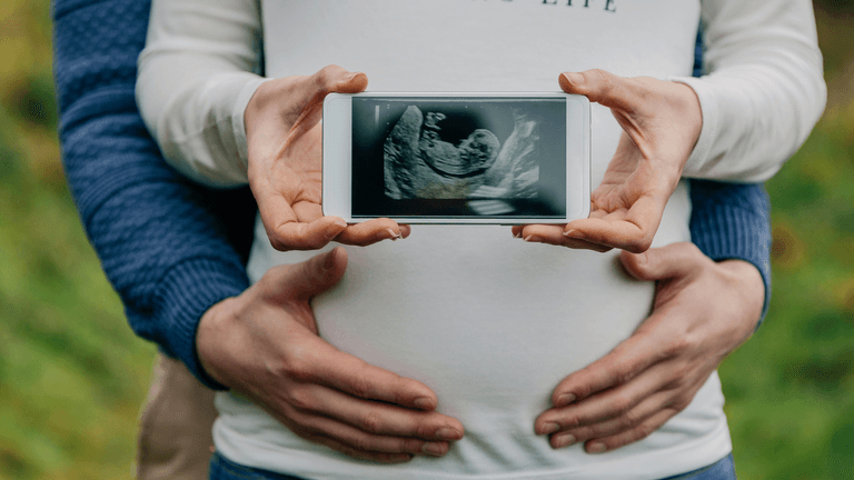 Why more people are choosing not to announce their pregnancies online