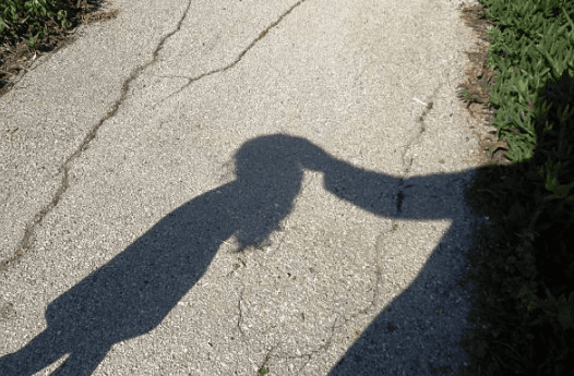 Mum filmed lifting daughter by hair and kicking her has child taken away Mum filmed lifting daughter by hair and kicking her has child taken away