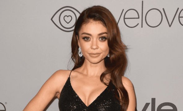 Sarah Hyland’s throwback pic of herself looks EXACTLY like Prince George Sarah Hyland’s throwback pic of herself looks EXACTLY like Prince George