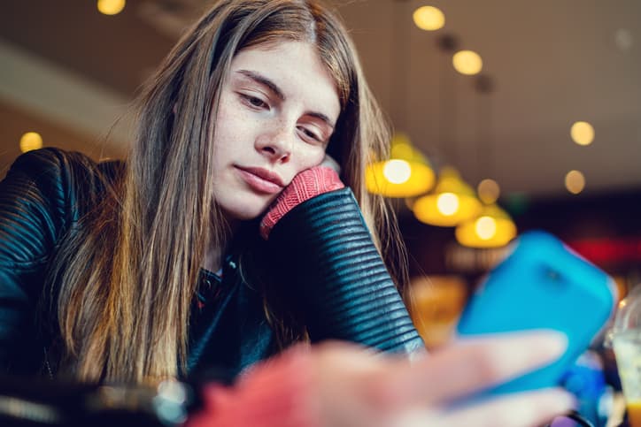 Teen girls are developing ‘tics’ and doctors say it could be from TikTok Teen girls are developing ‘tics’ and doctors say it could be from TikTok