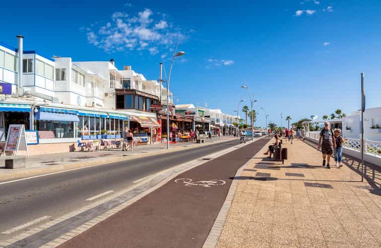 Irish woman gives birth to baby in taxi while on holidays in Lanzarote Irish woman gives birth to baby in taxi while on holidays in Lanzarote
